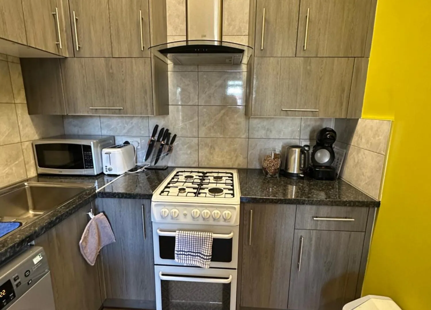 Cosy Apartment In Edinburgh City Centre , 2 Bedroom1 Bathroom 0*,